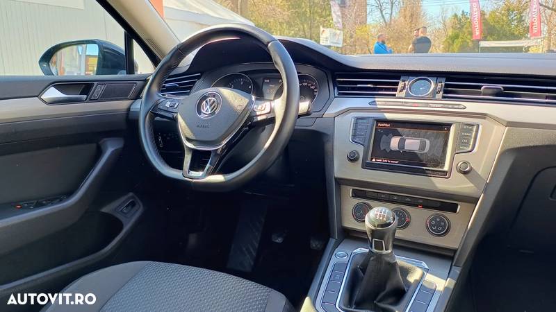 Volkswagen Passat 1.6 TDI Comfortline - 15