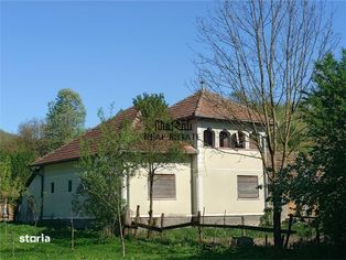 Gospodarie traditionala in Crisan, Hunedoara