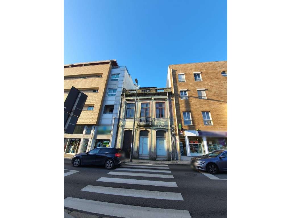 Prédio para remodelação no centro da Póvoa de Varzim - Grande imagem: 3/36