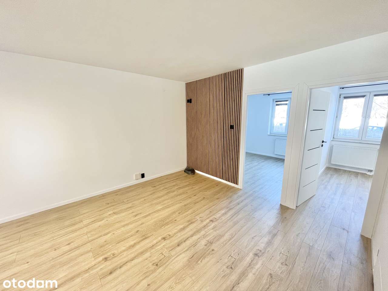 REZERWACJA! Po Odświeżeniu! Ogródek! Przestronne! Garaż!-1