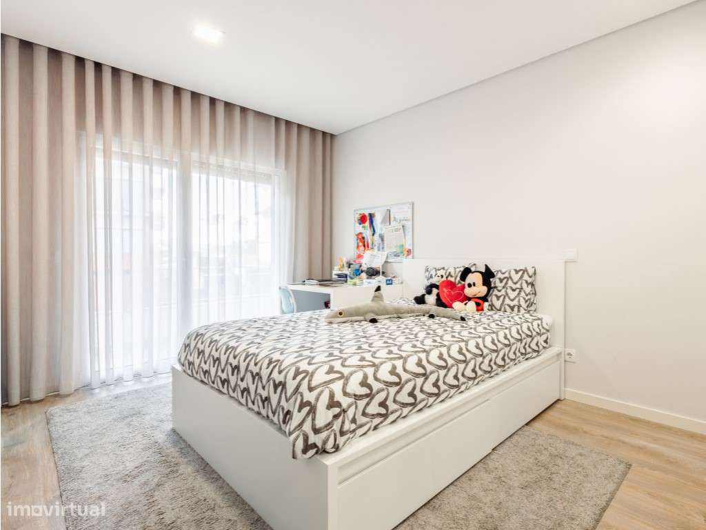 T3 Duplex com garagem dupla e terraço privativo - Grande imagem: 4/22