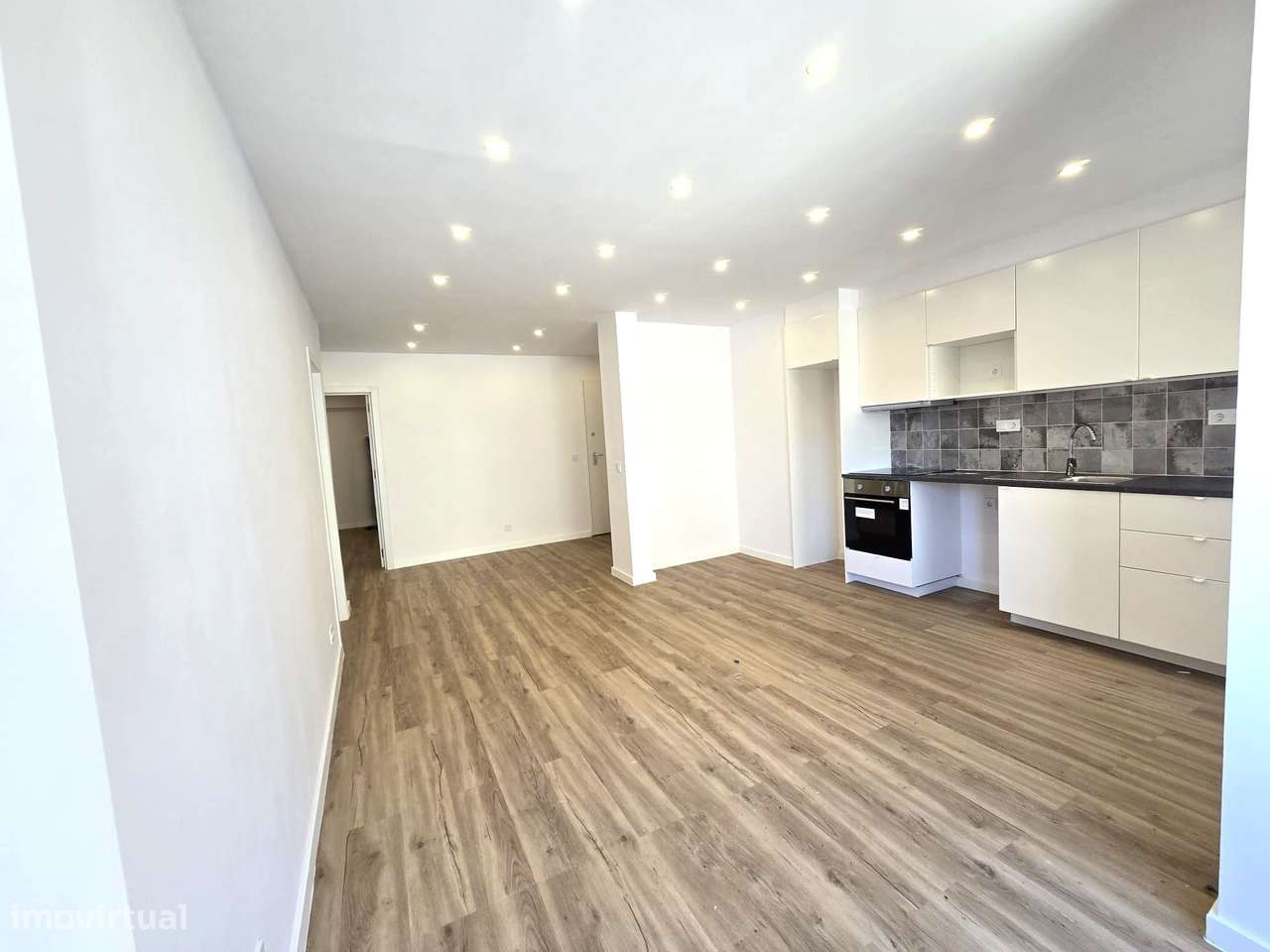 Apartamento Totalmente Remodelado T2 - Amadora-6