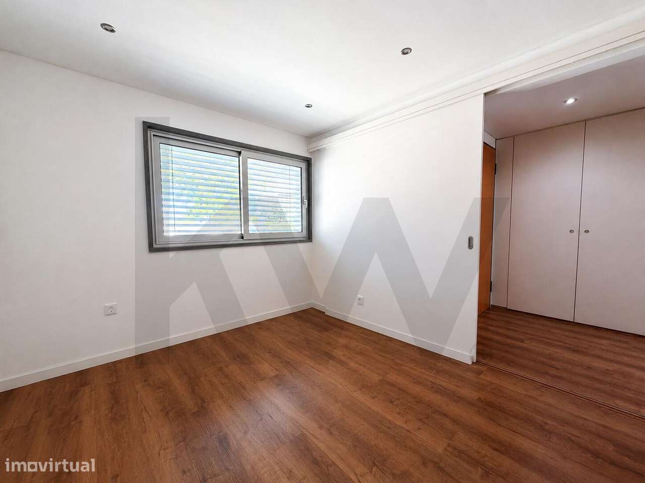 Moradia Isolada de Luxo, T5 com Piscina para a venda em Santo António-17
