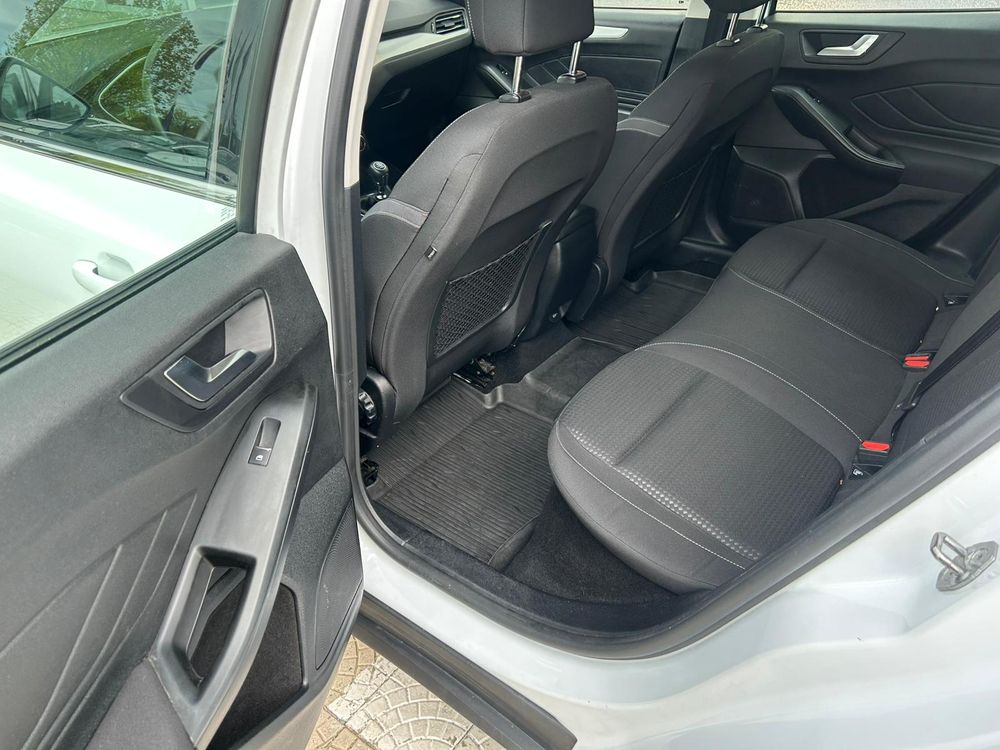 Ford Focus - foto 10