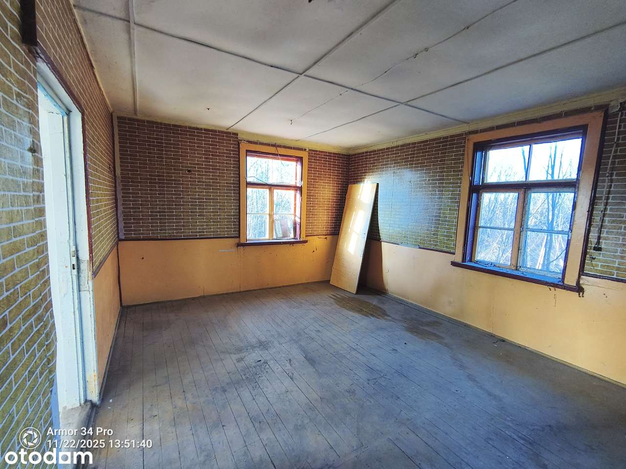 STARY DREWNIANY DWOREK w Łosince z 1890 roku.  REWEACYJNY ZDROWY DYL-16