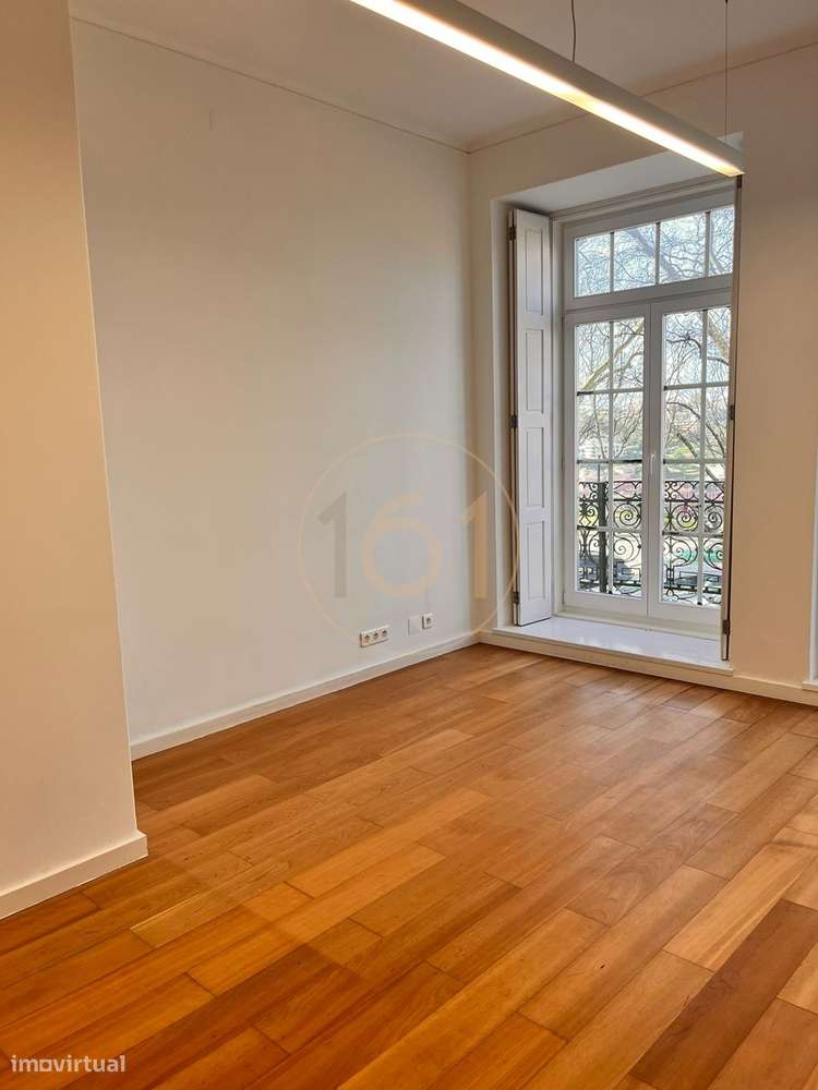 Escritório, no Porto, no Passeio das Virtudes. - Grande imagem: 5/14