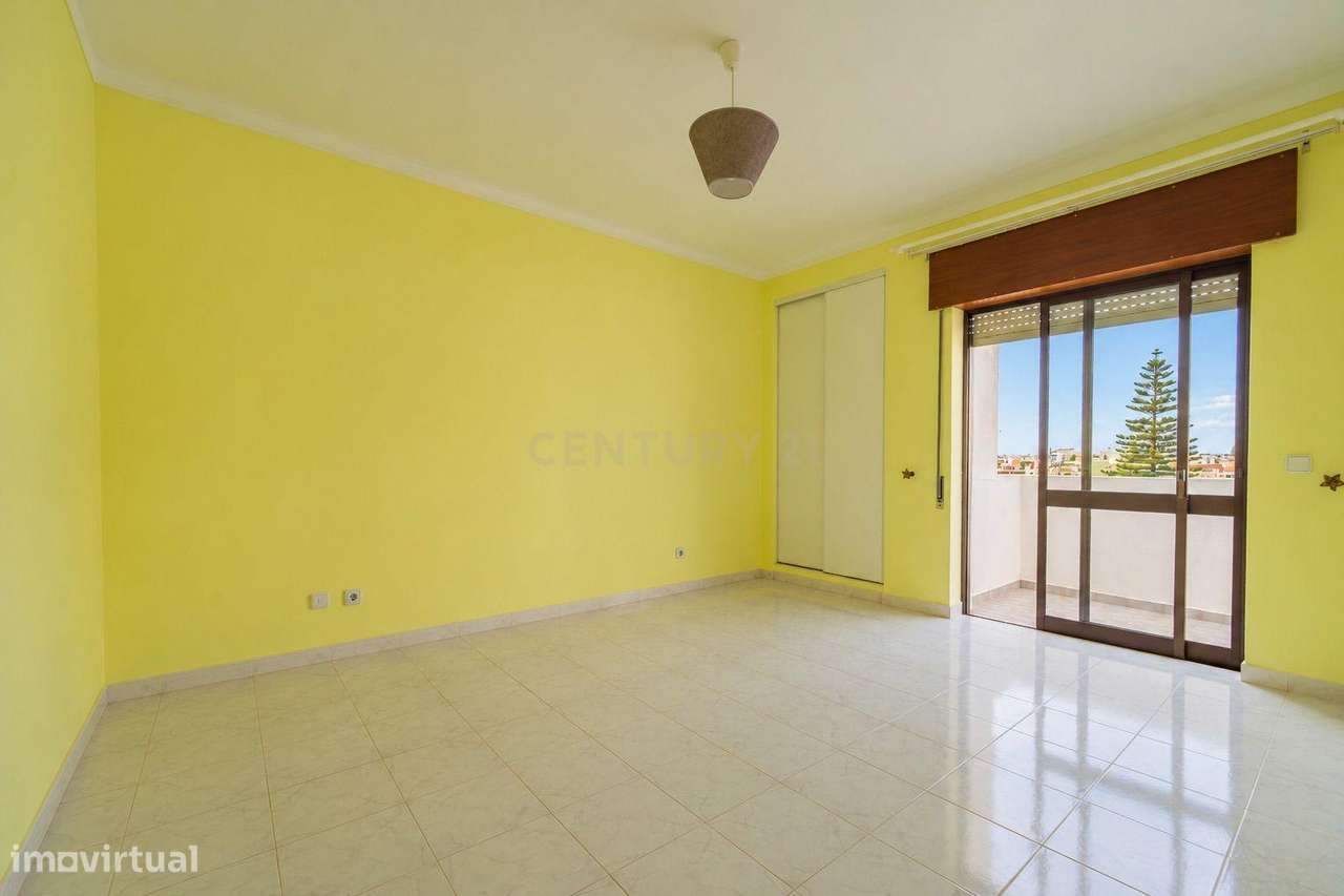 Apartamento T2 em Estômbar, Lagoa - Oportunidade Única!-11