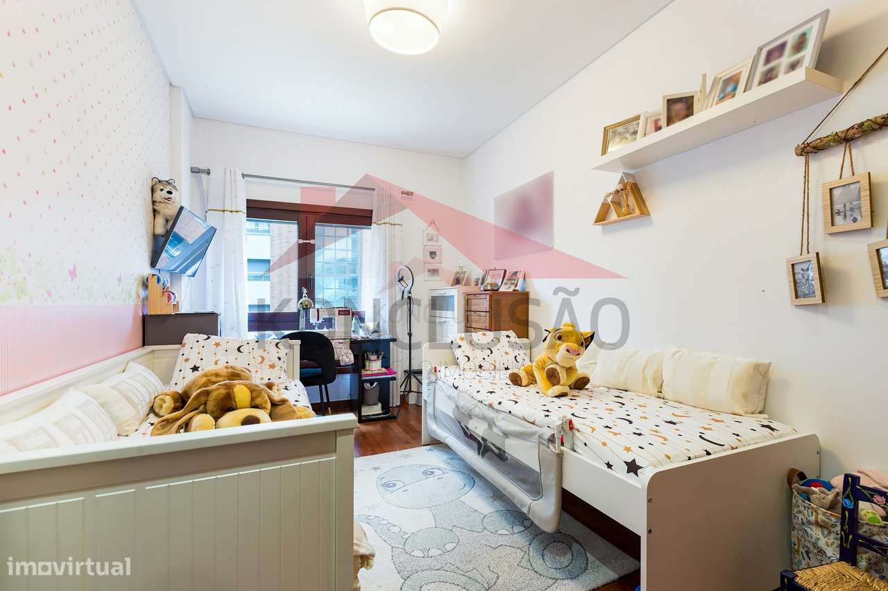 T2 em Excelente Estado | Garagem para 2 Viaturas | Arrecadação | Ur...-13