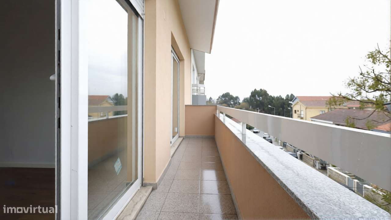 T3 | Varandas | Box | 2 WC's | Excelente localização | 100% Renovado-14