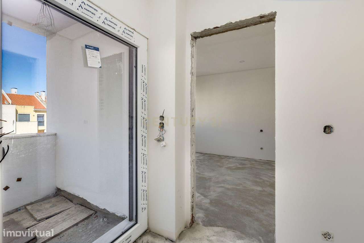 Moradia T4 com piscina em Caneças-23