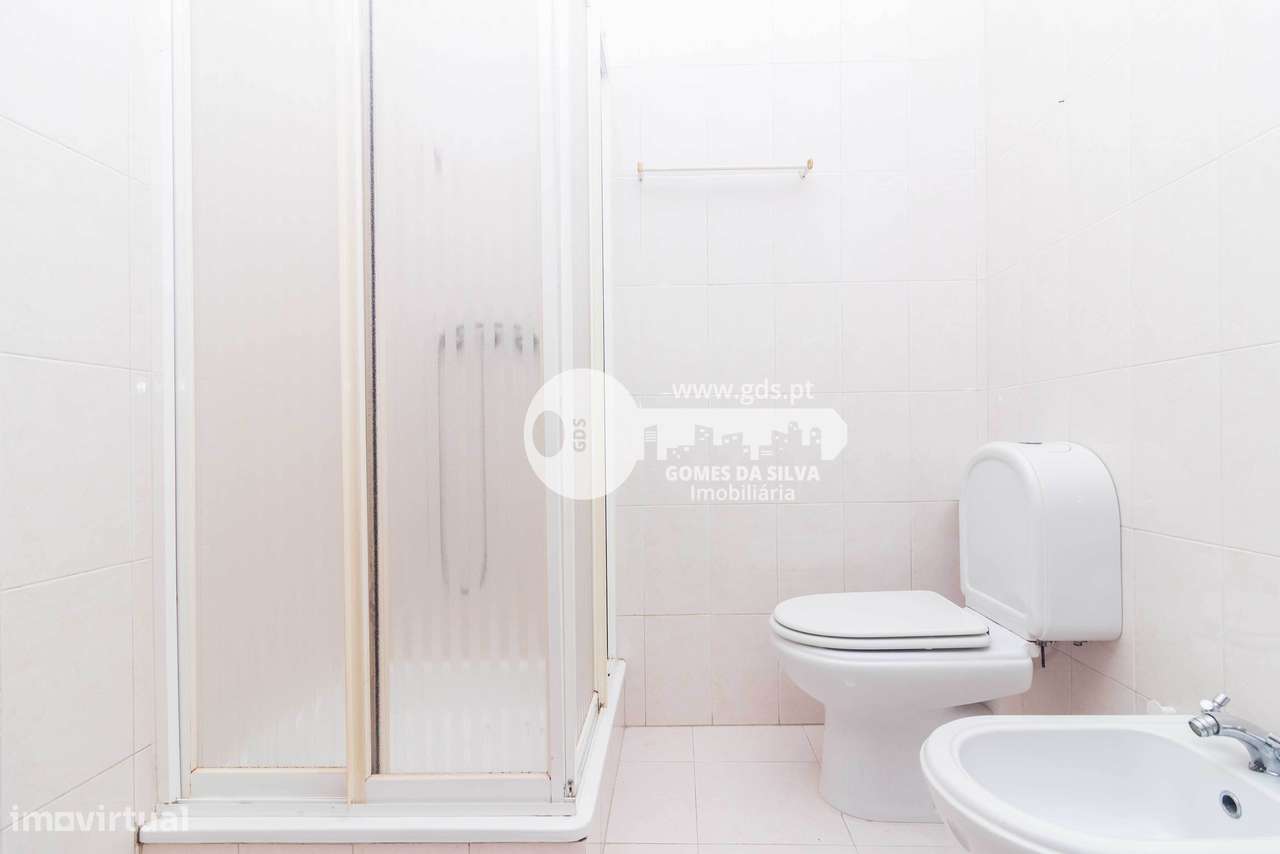 Apartamento T3 c/ suite na Rua Américo F. Carvalho-23