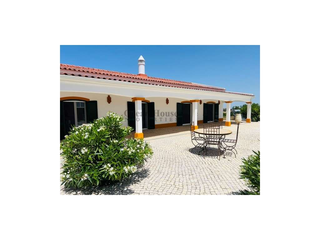 Herdade renovada com 4 quartos e piscina em Ourique.-23