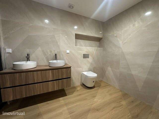 Apartamento T2 Completamente Remodelado - Centro Ericeira-28
