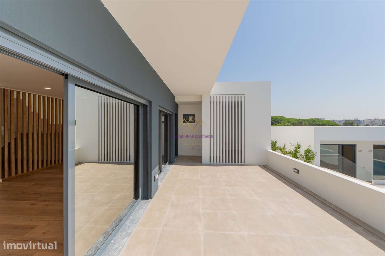 Moradia T4 Nova inserida em Condomínio fechado com piscina e ginásio - - Grande imagem: 5/60