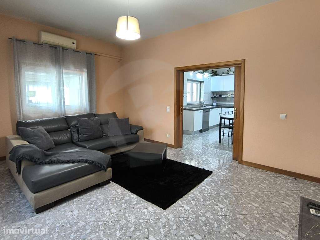 Moradia c/ Espaço Comercial e Alojamento Local em Rio Mau Vila do C... - Grande imagem: 4/36