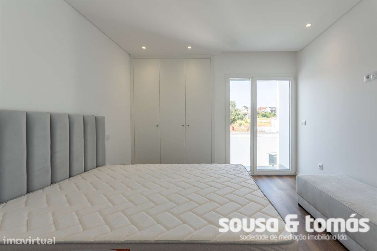 Moradia Geminada T3+1 Venda em Milagres,Leiria-20
