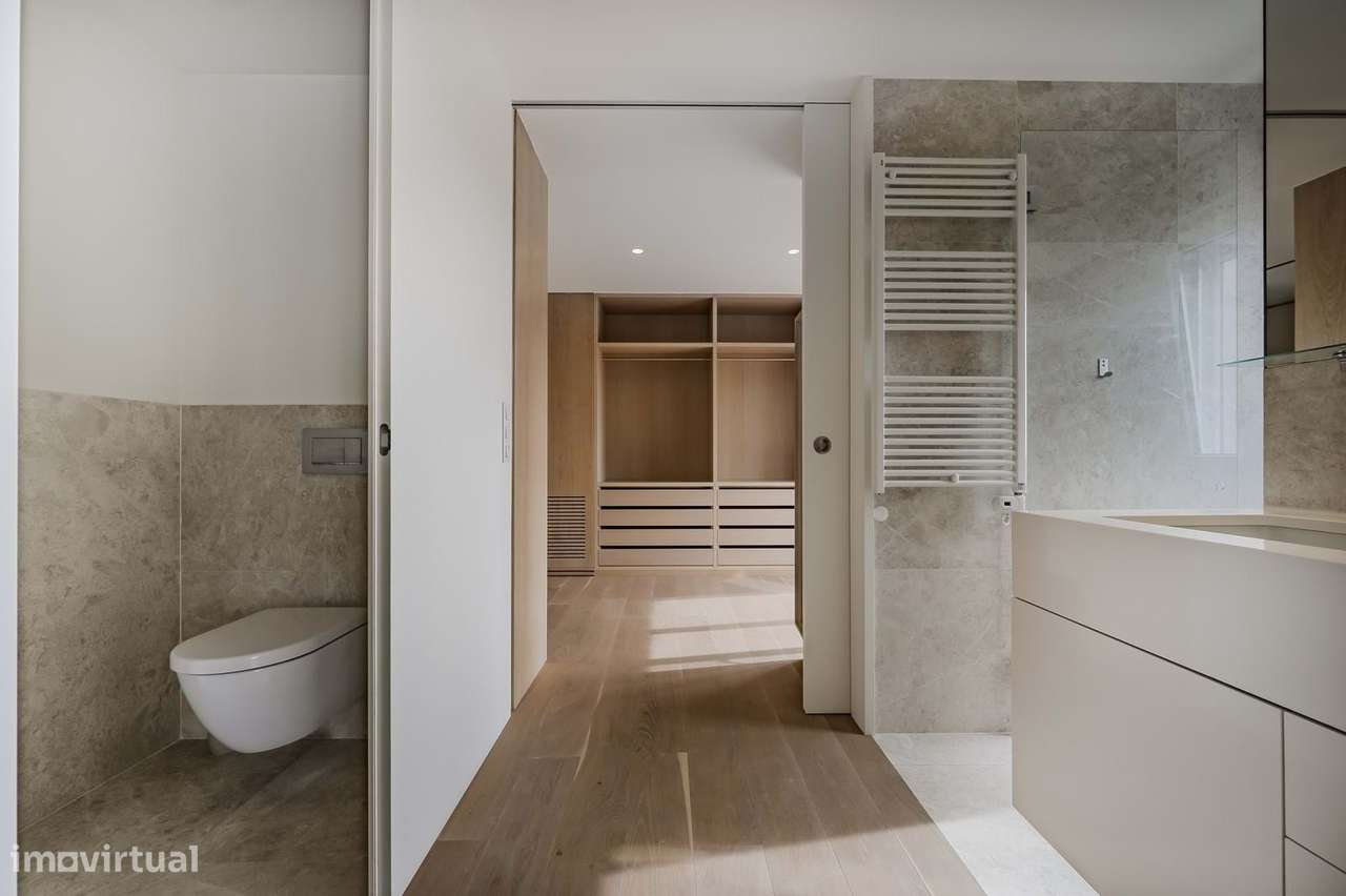 Moradia T4 com Piscina e Terraços Panorâmicos, Parede-31