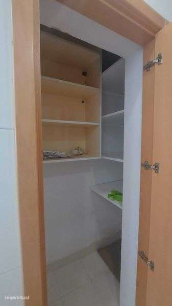 Apartamento T1 na Cova da Piedade com Excelente Localização. - Grande imagem: 4/12