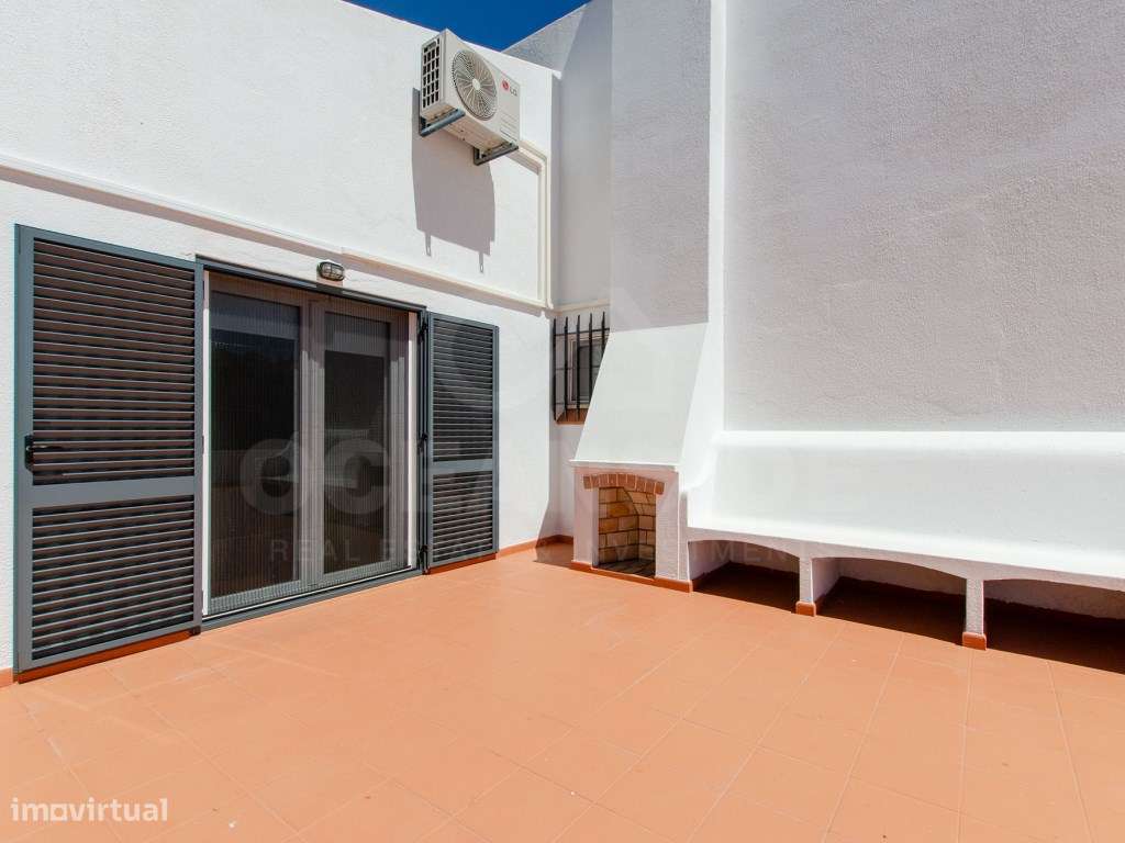 Moradia T6+1 renovada em Benavente-47