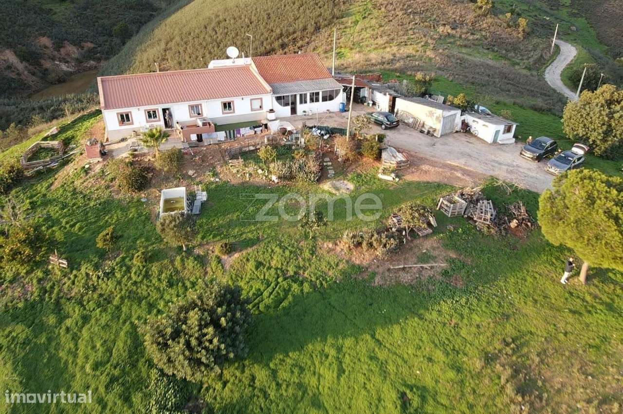 Moradia V3 + Terreno e Garagem em Caniné, Silves - Grande imagem: 4/51