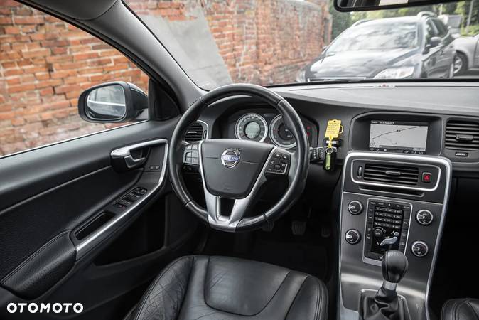 Volvo V60 D2 Summum - 10