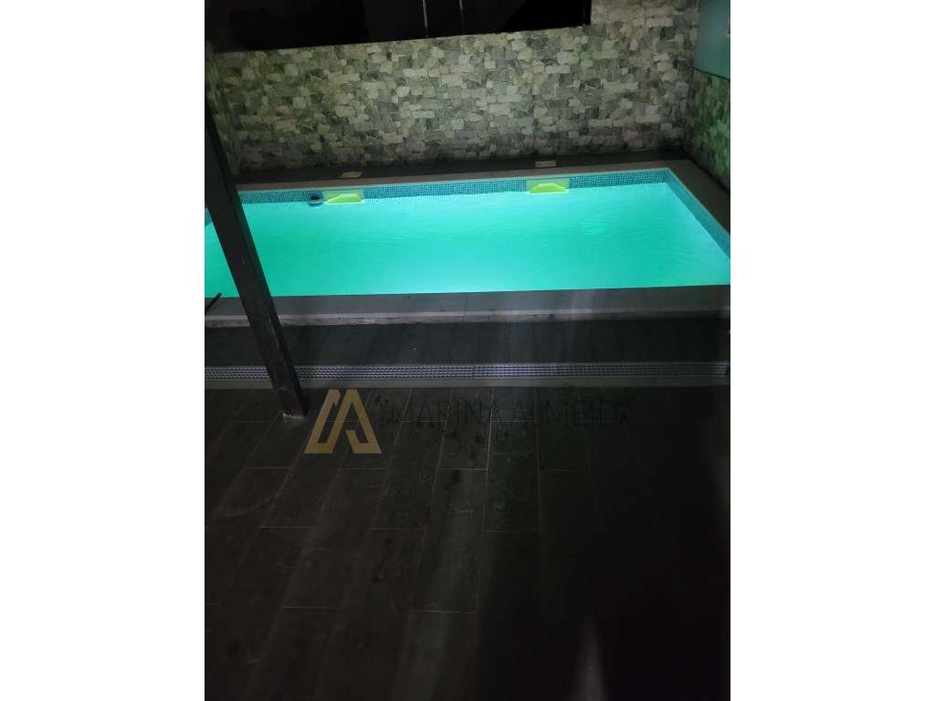 Moradia t4 com 2 pisos ( 5 assoalhadas), com 228m2, Piscina aquecid...-11