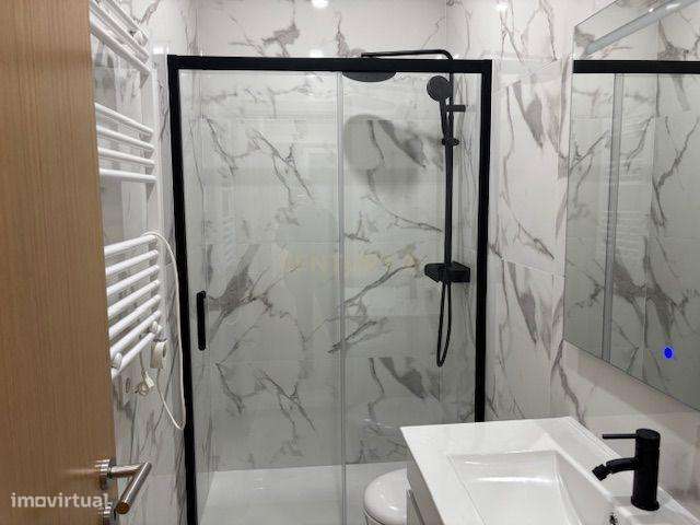 Apartamento T2 totalmente remodelado – Flamenga, Santo António dos Cav - Grande imagem: 5/7