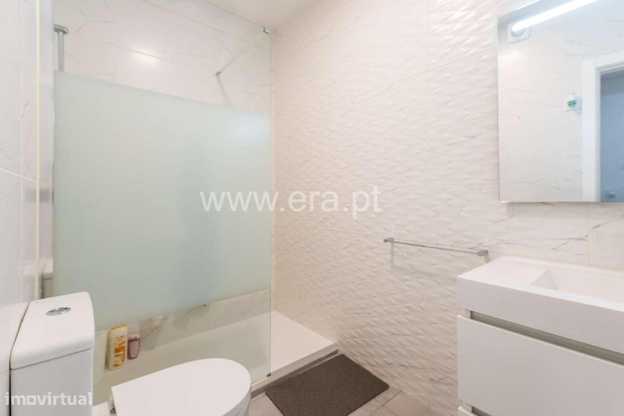 Apartamento T3 Remodelado - Transformado em T2-9