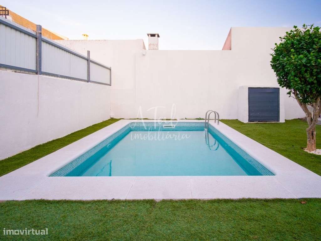 Moradia T6 com piscina e três suítes na Quinta do Abrantes | Uma no...-52