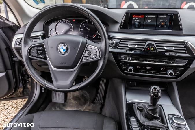 BMW Seria 5 520d Touring - 15