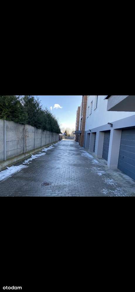 Garaż w budynku 16 m2  teren zamknięty  Czyżkówko Kuczmy