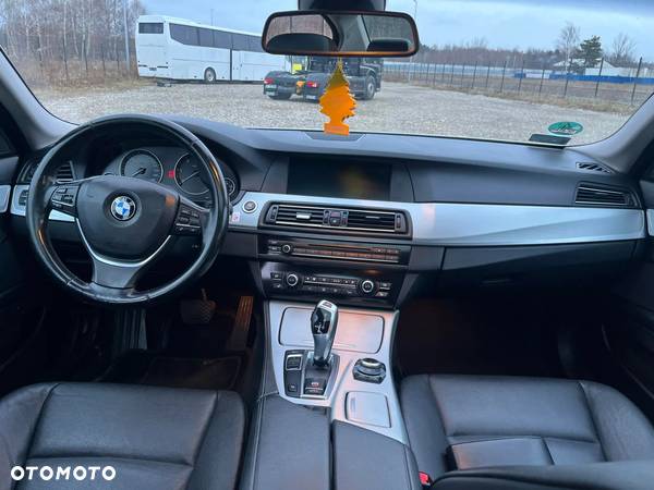 BMW Seria 5 525d Touring - 17