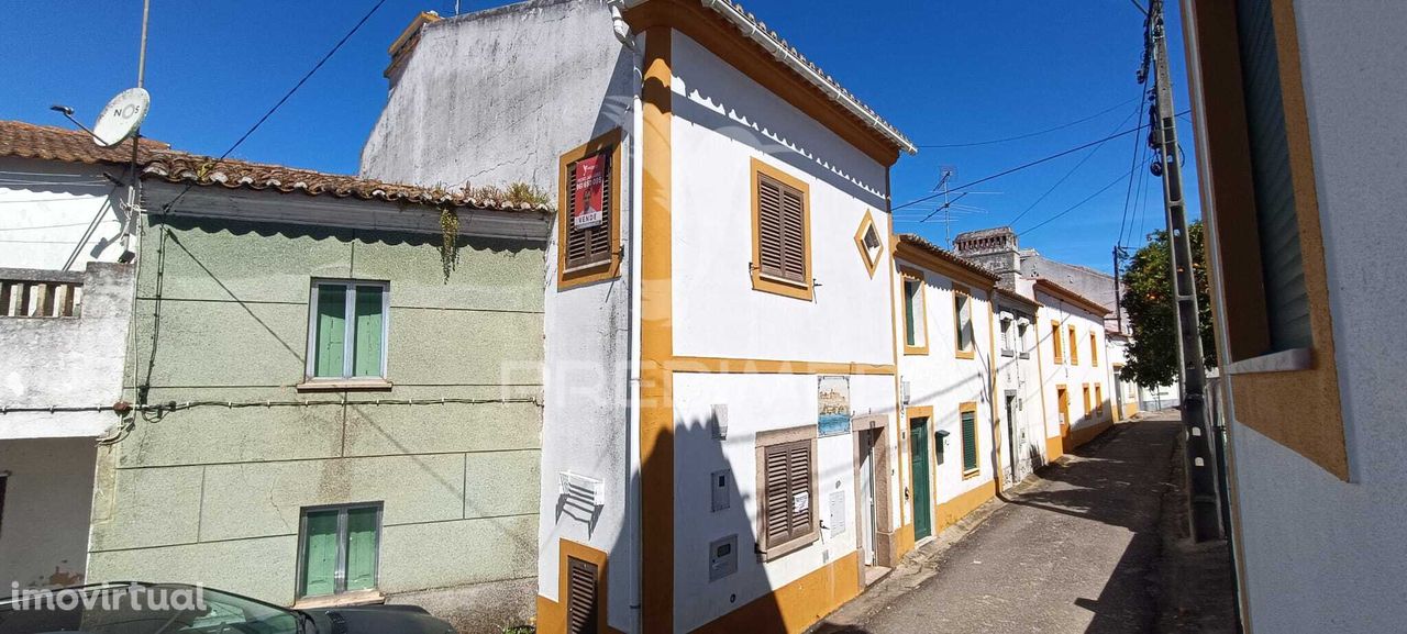 Casa restaurada e mobilada em Atalaia - Gavião