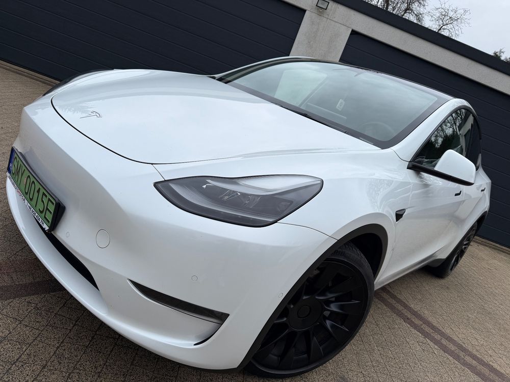 Tesla Model y 2021