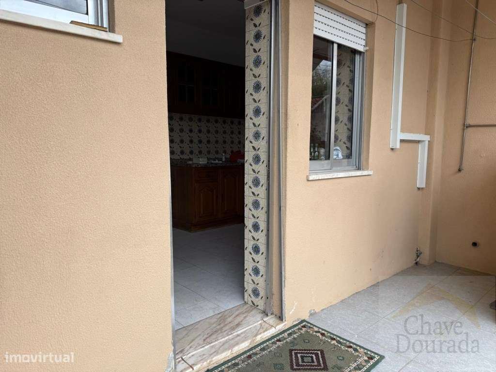 Apartamento T3 com arrumo - Bencanta - Grande imagem: 4/22