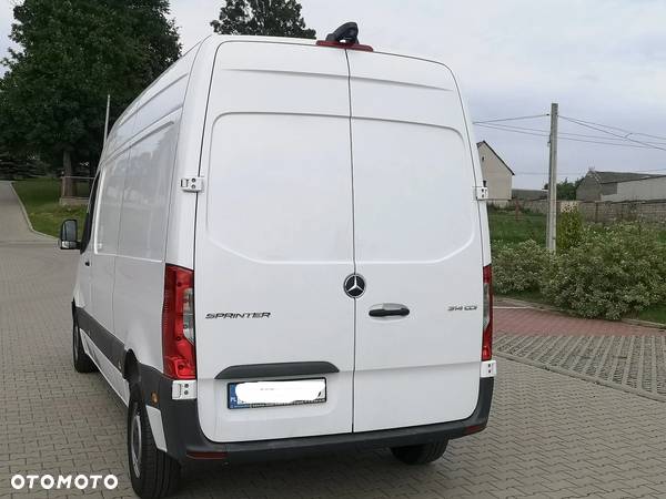 Mercedes-Benz Sprinter - 5