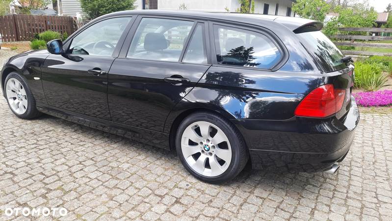 BMW Seria 3 320i Touring - 7