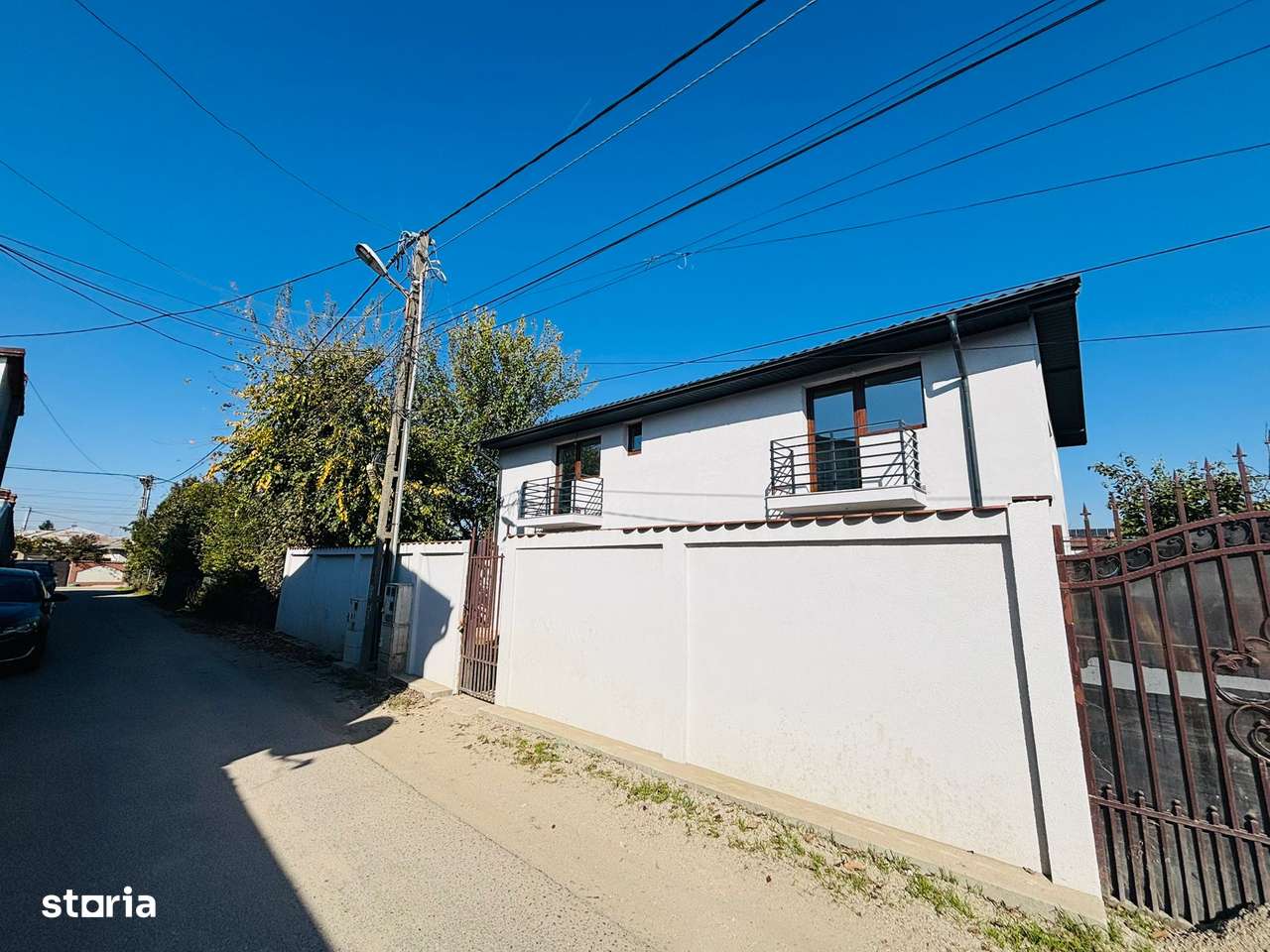 Casa IN CENTRU Comuna Berceni Ilfov - 4 Dormitoare 3 bai - Imagine principală: 2/15