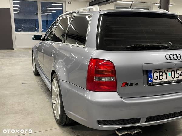 Audi RS4 Avant 2.7 Quattro - 12