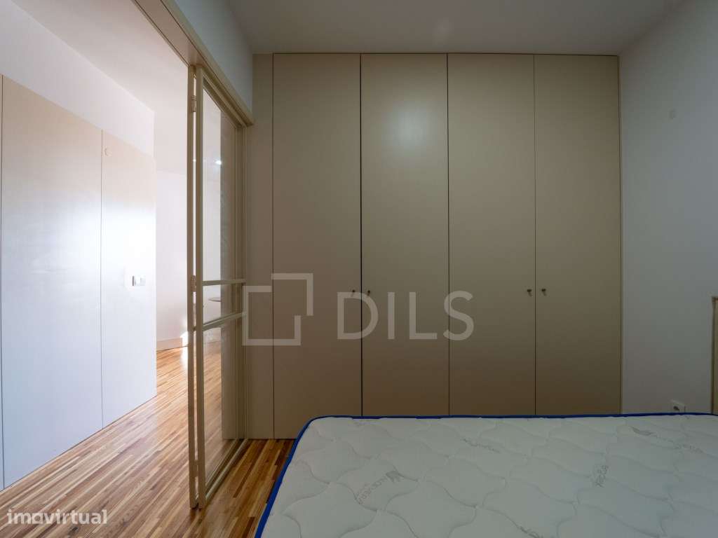 Apartamento T0+1 com arrecadação, na Baixa do Porto-10