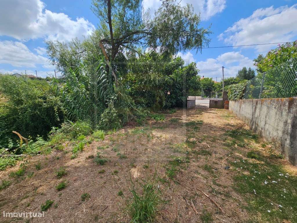 Moradia para Recuperar com Terreno de 1.600 m² na Ventosa, Cadaval-30