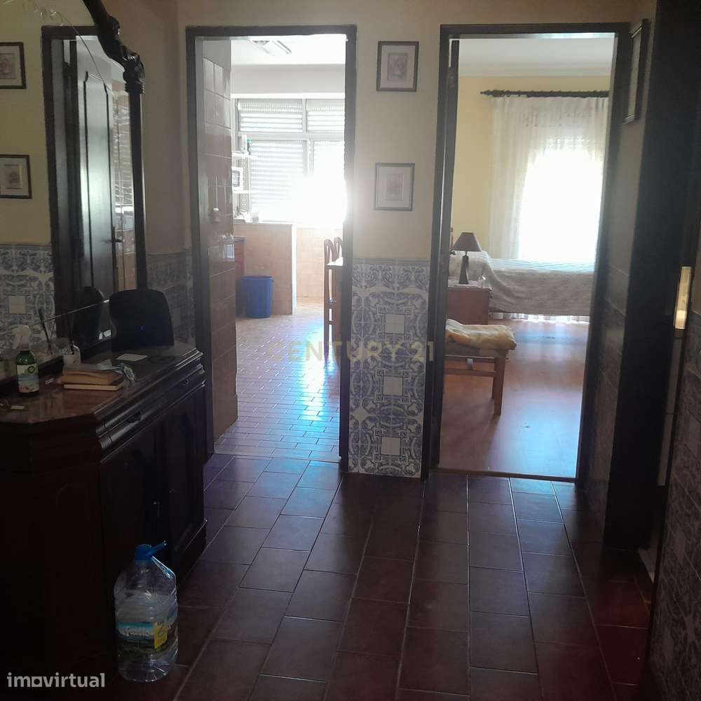 Edifício T3 em Montijo com Excelente Localização-3