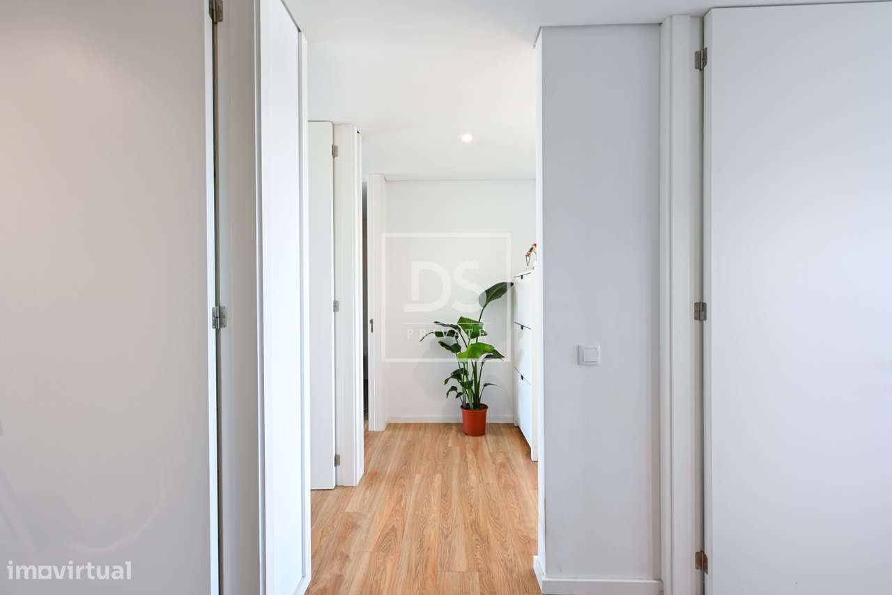Apartamento T2 em Vilar de Pinheiro com Garagem e Carregador Elétrico-9
