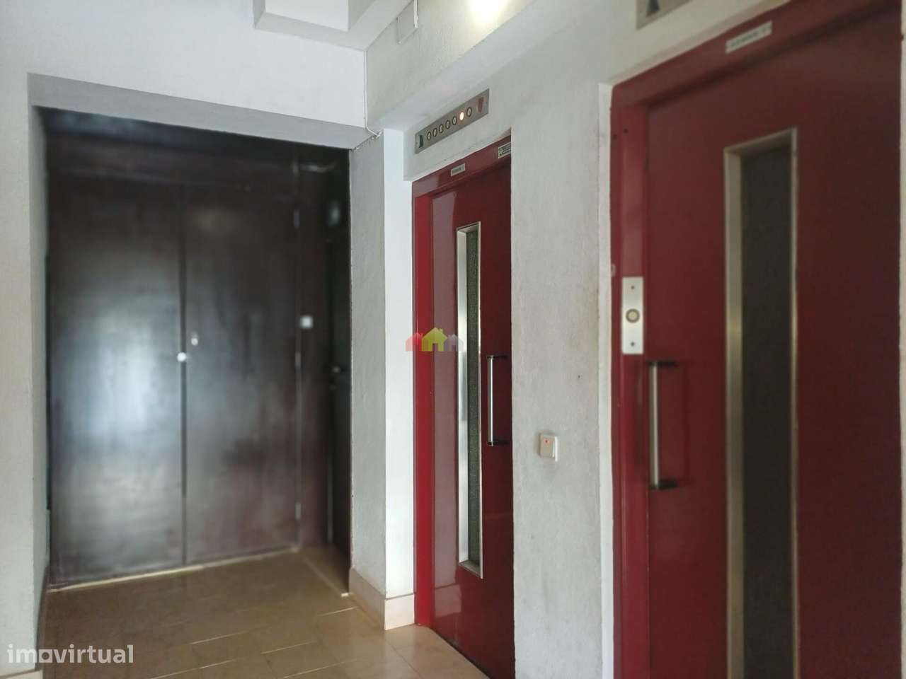 Apartamento T1 com varanda, excelente estado de conservação - Bonfim --2