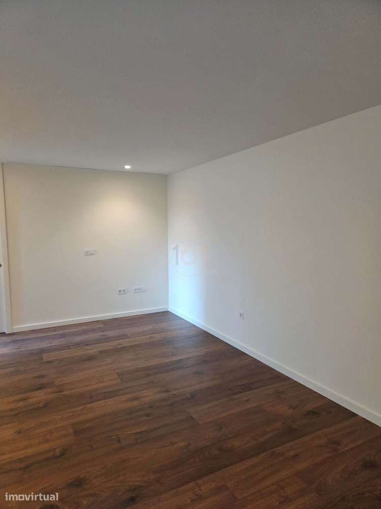 Apartamento T1 na Zona de Damião de Gois-1