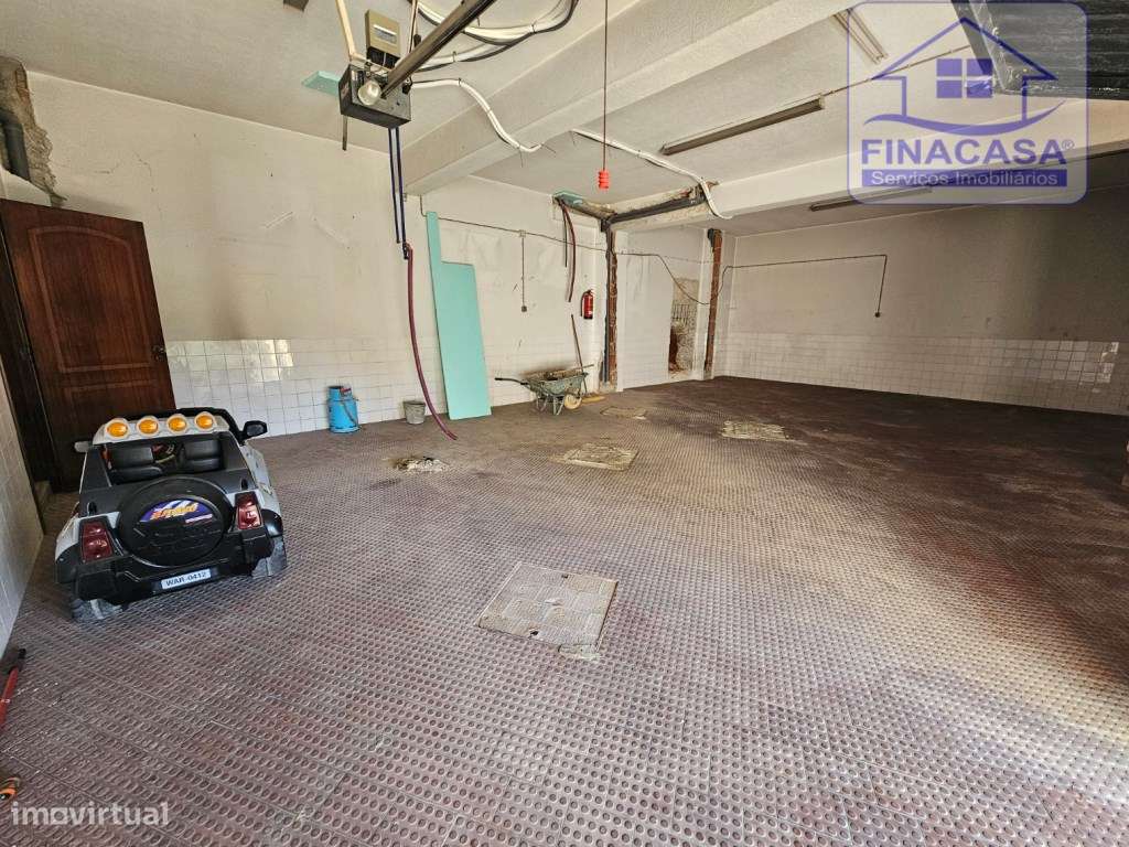 Moradia Isolada em fase de renovação/ remodelação com piscina e jar...-43