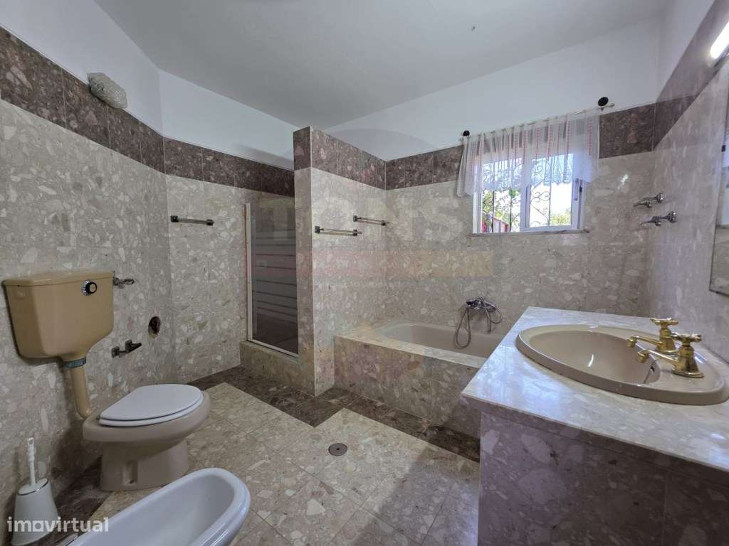 Moradia Isolada com AL-9