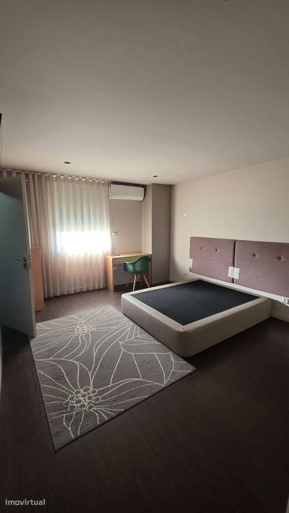 Apartamento T0 Mobilado - Grande imagem: 2/4