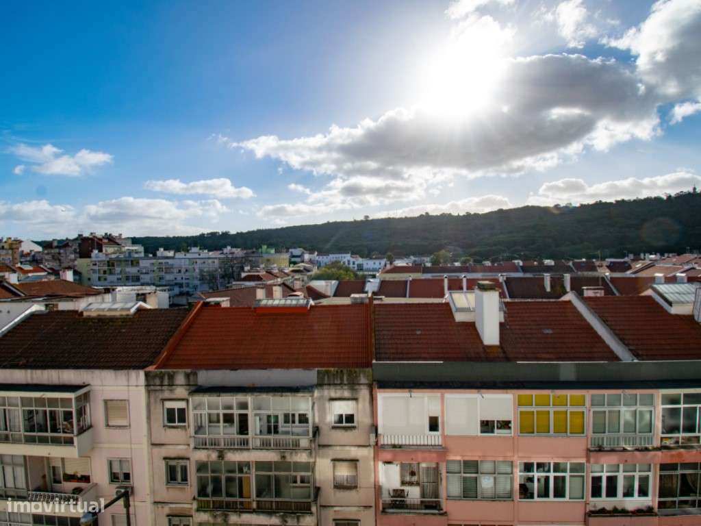 Apartamento T1 Renovado na Estrada de Benfica-3