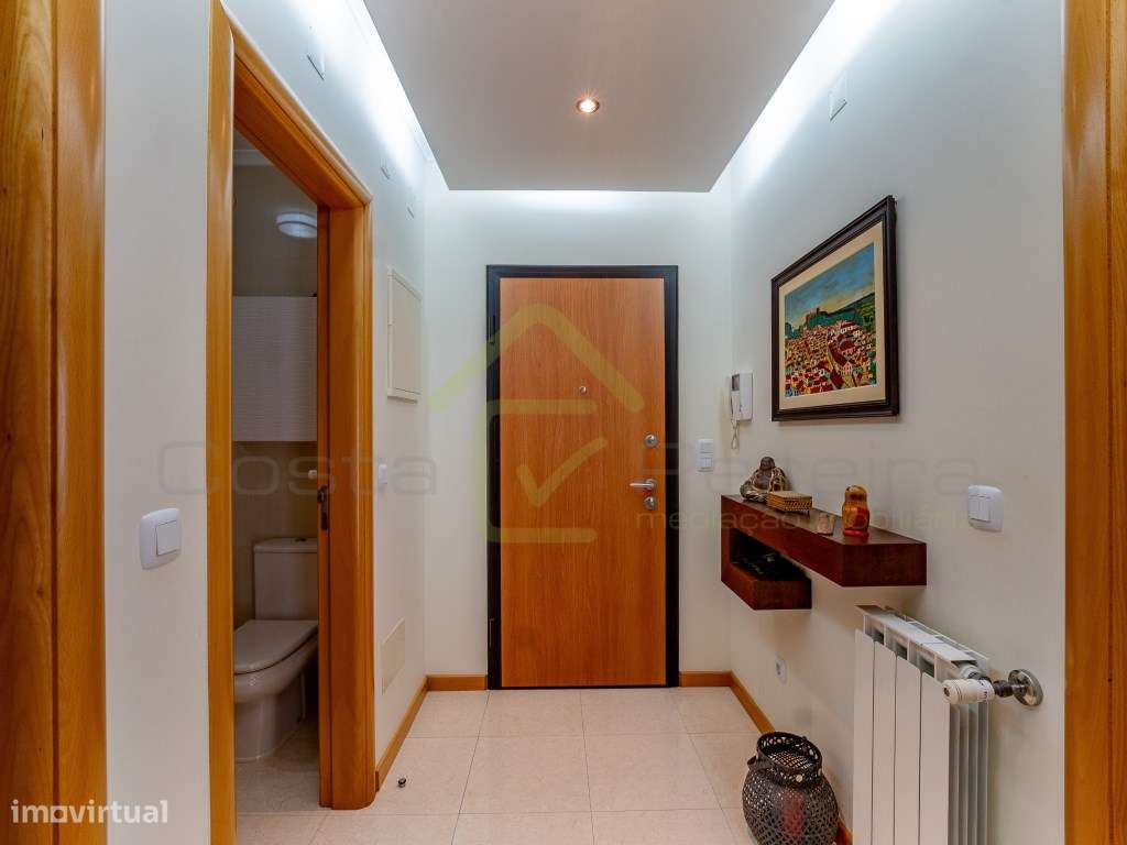 Apartamento T2 no Centro com boas áreas e excelente localização-3